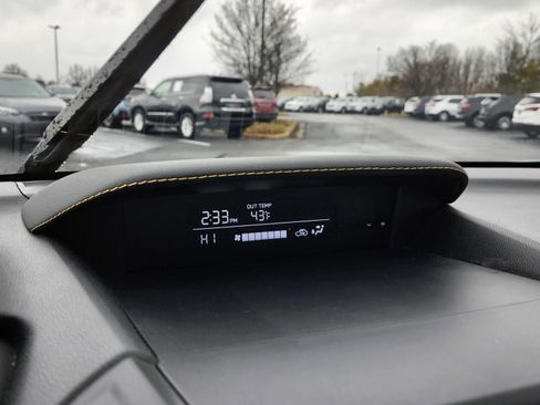 Used 2021 Subaru Crosstrek 2.5i Sport w/ Moonroof Package image 32