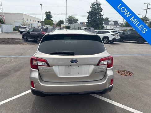 Used 2017 Subaru Outback 2.5i AWD/4WD image 6
