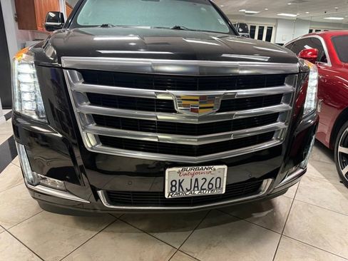 Used 2019 Cadillac Escalade Luxury image 26