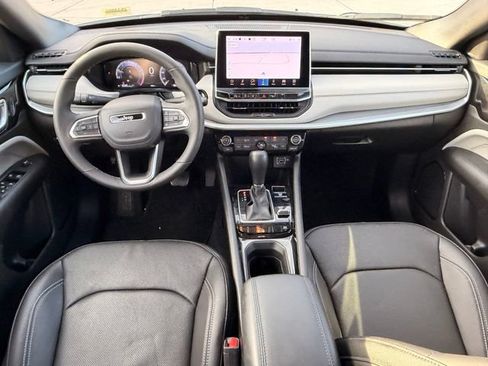 Certified 2025 Jeep Compass Limited w/ Elite Group AWD/4WD image 13