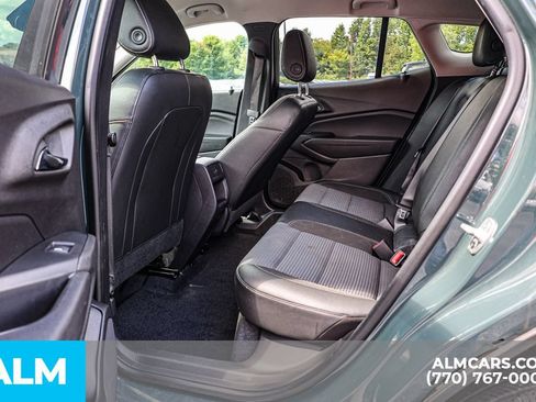 Used 2025 Chevrolet Trax LT FWD image 18