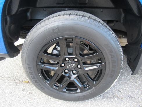 Used 2024 Chevrolet Silverado 1500 Custom w/ Rally Edition RWD image 10