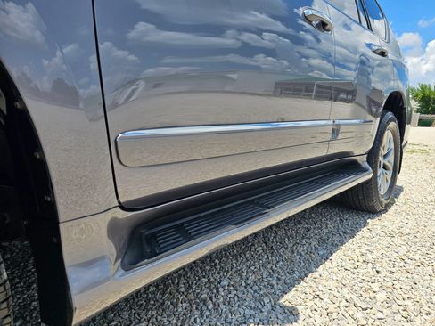 Used 2016 Lexus GX 460 Luxury AWD/4WD image 3