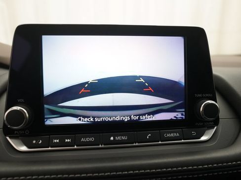Used 2023 Nissan Rogue S AWD/4WD image 19