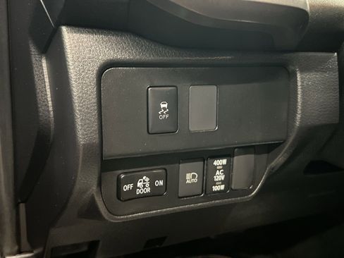Used 2022 Toyota Tacoma TRD Sport w/ Technology Package AWD/4WD image 25