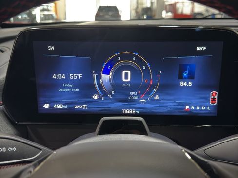 Used 2025 Chevrolet Traverse RS image 30