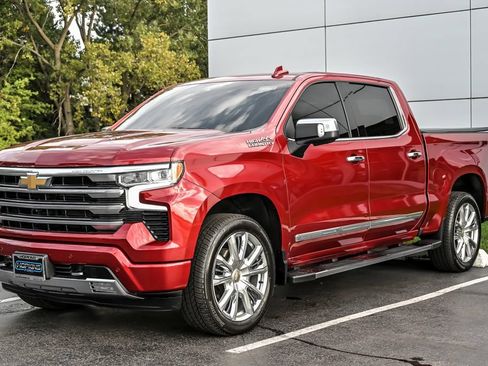 Used 2023 Chevrolet Silverado 1500 High Country w/ High Country Premium Package AWD/4WD image 5
