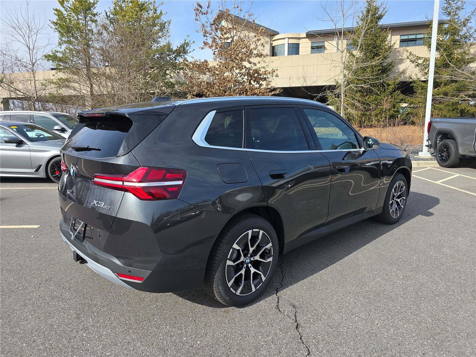 Used 2026 BMW X3 xDrive30i w/ Premium Package AWD/4WD image 3
