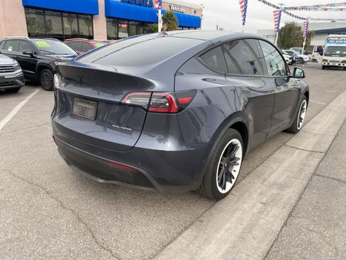 Used 2020 Tesla Model Y Long Range image 6