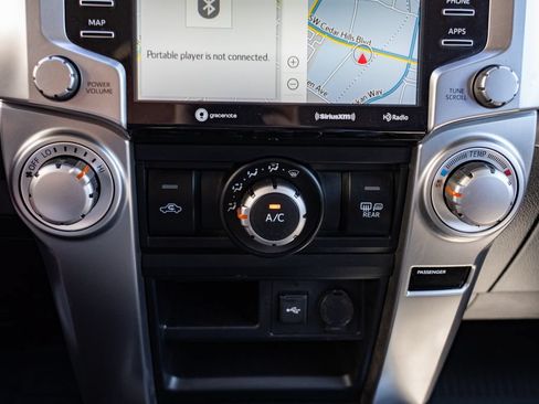 Used 2020 Toyota 4Runner SR5 AWD/4WD image 18