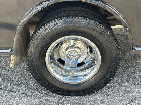 Used 2021 RAM 3500 Tradesman w/ Chrome Appearance Group AWD/4WD image 18