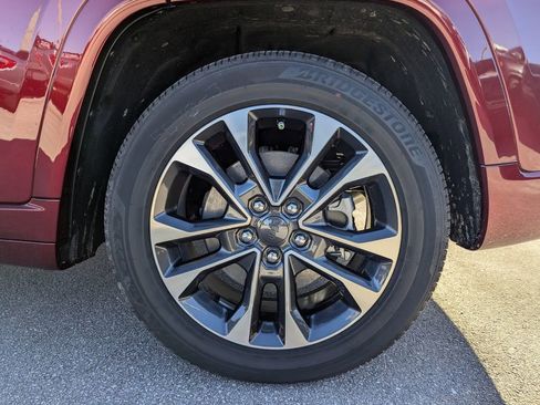 Used 2024 Jeep Grand Cherokee Overland w/ Trailer Tow Package image 16