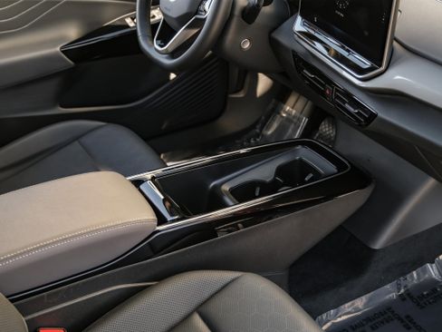 Used 2024 Volkswagen ID.4 Pro S image 21