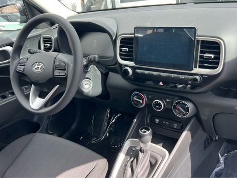 Certified 2026 Hyundai Venue SE image 20