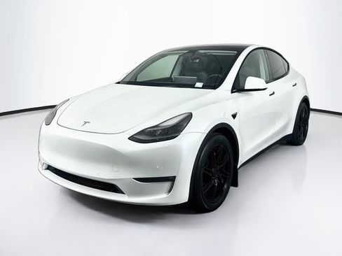 Used 2021 Tesla Model Y Performance AWD/4WD image 3