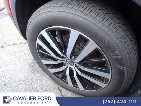 Used 2024 Nissan Pathfinder Platinum AWD/4WD image 18