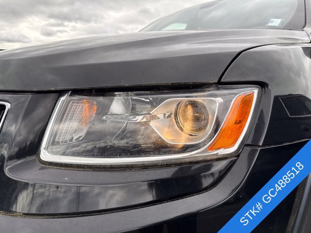 Used 2016 Jeep Grand Cherokee Laredo w/ Quick Order Package 23E AWD/4WD image 4