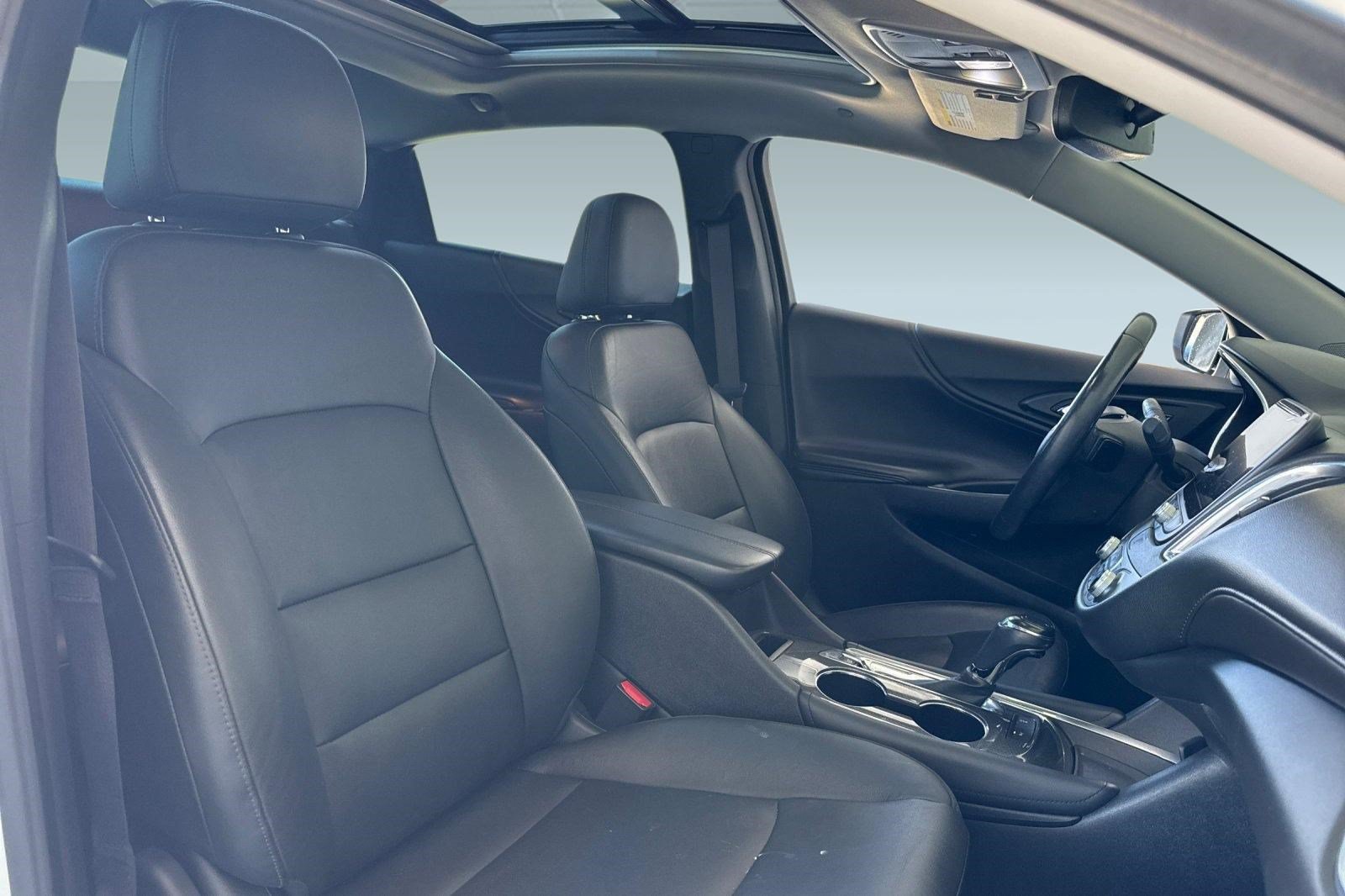 Used 2019 Chevrolet Malibu Hybrid w/ Leather Package FWD image 27
