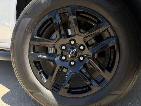 Used 2021 Chevrolet Silverado 1500 Custom w/ Rally Edition RWD image 9