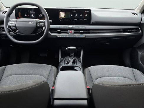 New 2025 Kia K4 LXS image 15