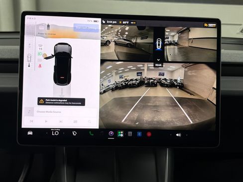 Used 2026 Tesla Model Y AWD image 25