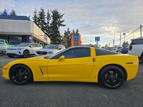 Used 2006 Chevrolet Corvette Coupe w/ Preferred Equipment Group RWD image 6