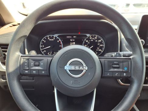 Certified 2022 Nissan Rogue SV image 21