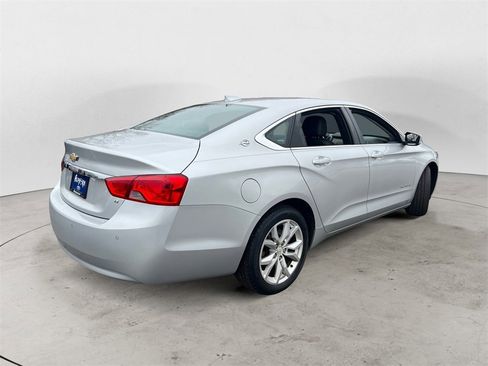Used 2016 Chevrolet Impala LT w/ Convenience Package image 3