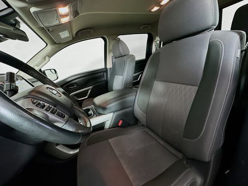 Used 2020 Nissan Titan SV w/ SV Convenience Package image 13