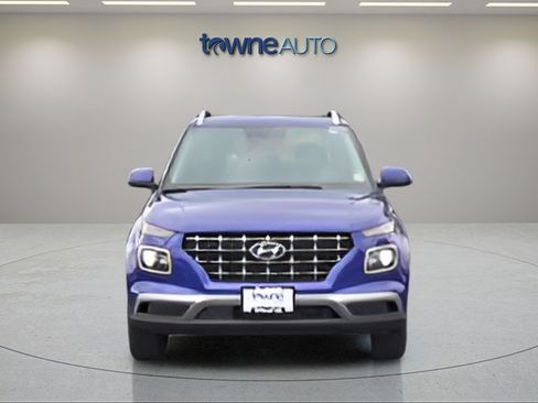 Used 2023 Hyundai Venue Limited w/ Cargo Package FWD image 8