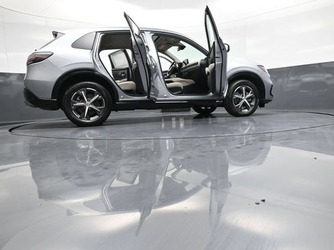 Used 2024 Honda HR-V EX-L image 47