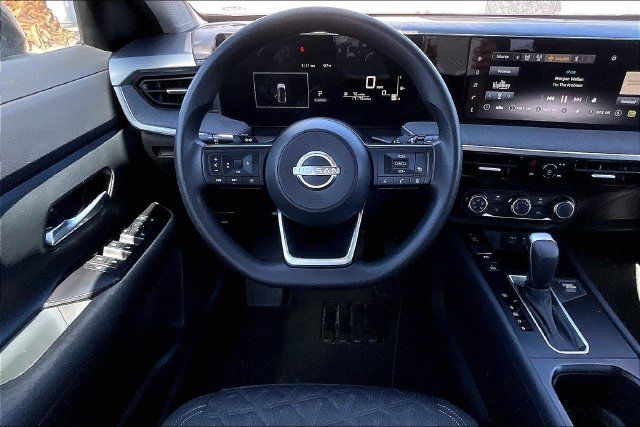 Certified 2025 Nissan Kicks SV FWD image 4