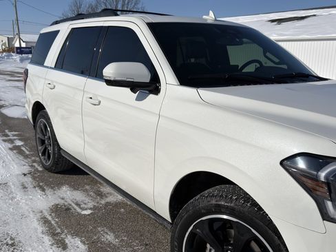Used 2022 Ford Expedition Limited image 11