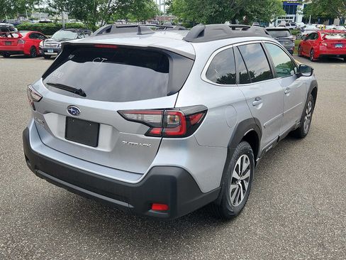 Certified 2025 Subaru Outback Premium AWD/4WD image 6