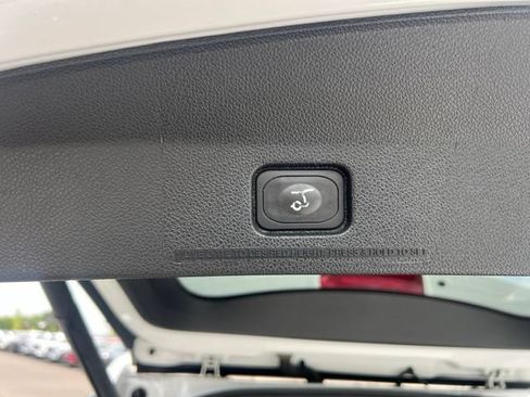 Used 2016 Ford Explorer XLT w/ Equipment Group 202A AWD/4WD image 15