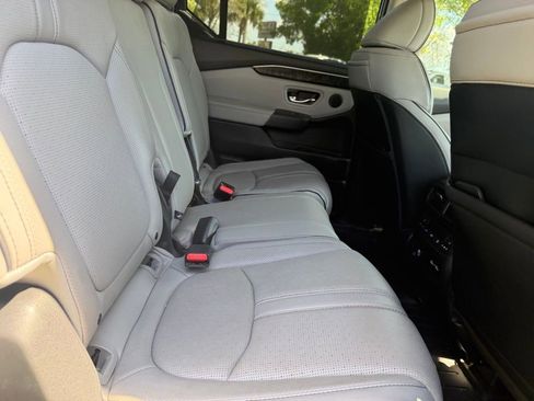 Used 2023 Honda Pilot Elite image 10