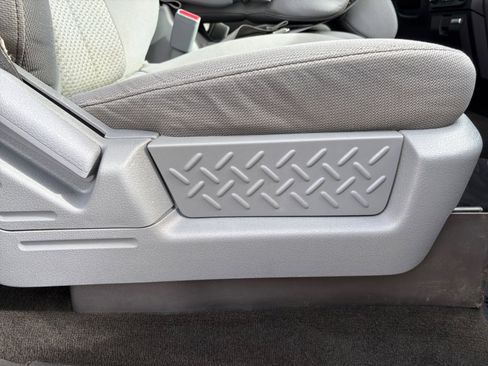 Used 2013 Ford F150 XLT w/ XLT Chrome Pkg image 28