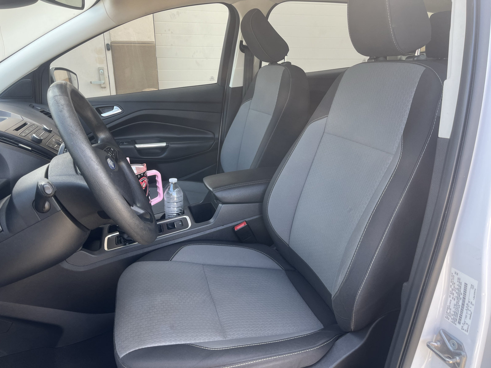 Used 2018 Ford Escape SE w/ Ford Safe & Smart Package FWD image 12
