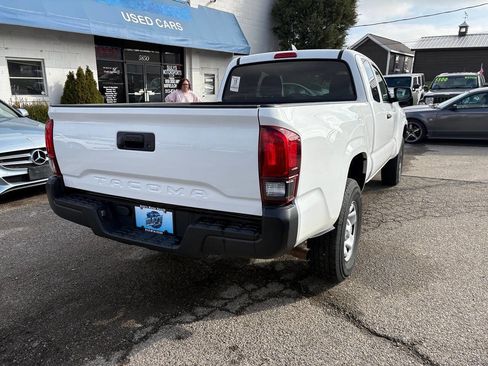 Used 2020 Toyota Tacoma SR image 11