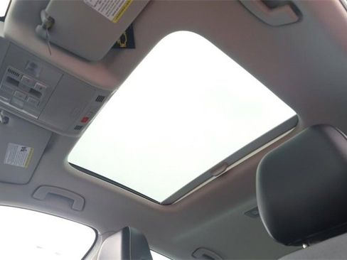 New 2025 Volkswagen Jetta SE image 9