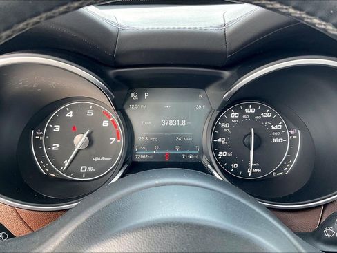 Used 2018 Alfa Romeo Stelvio Ti Lusso image 18