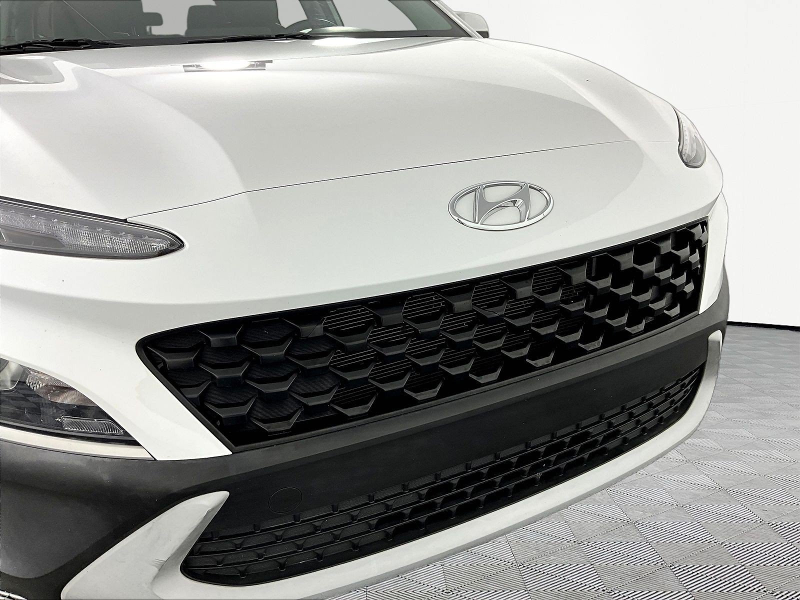 Used 2023 Hyundai Kona SEL FWD image 30
