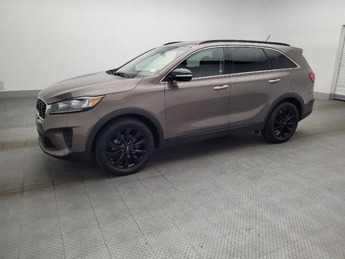Used 2019 Kia Sorento S image 2