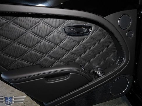 Used 2013 Bentley Mulsanne RWD image 19