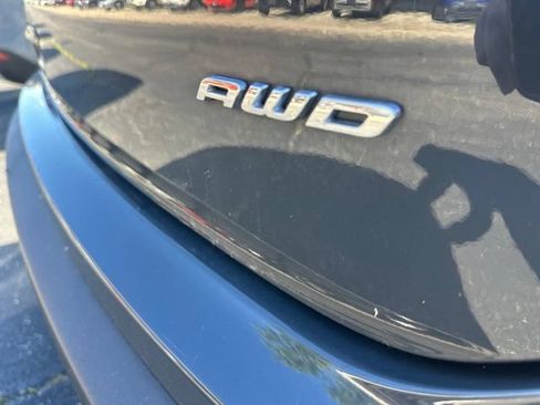 Used 2021 Ford Edge Titanium w/ Equipment Group 301A AWD/4WD image 12