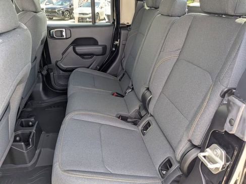 Used 2024 Jeep Gladiator Sport AWD/4WD image 14