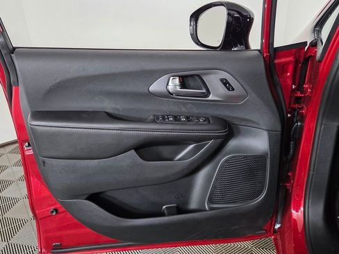 New 2026 Chrysler Pacifica Select image 13