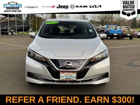 Used 2022 Nissan Leaf S image 12