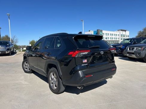 Used 2023 Toyota RAV4 XLE w/ Convenience Package image 5