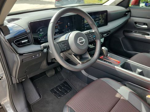 Used 2025 Nissan Kicks SR image 15